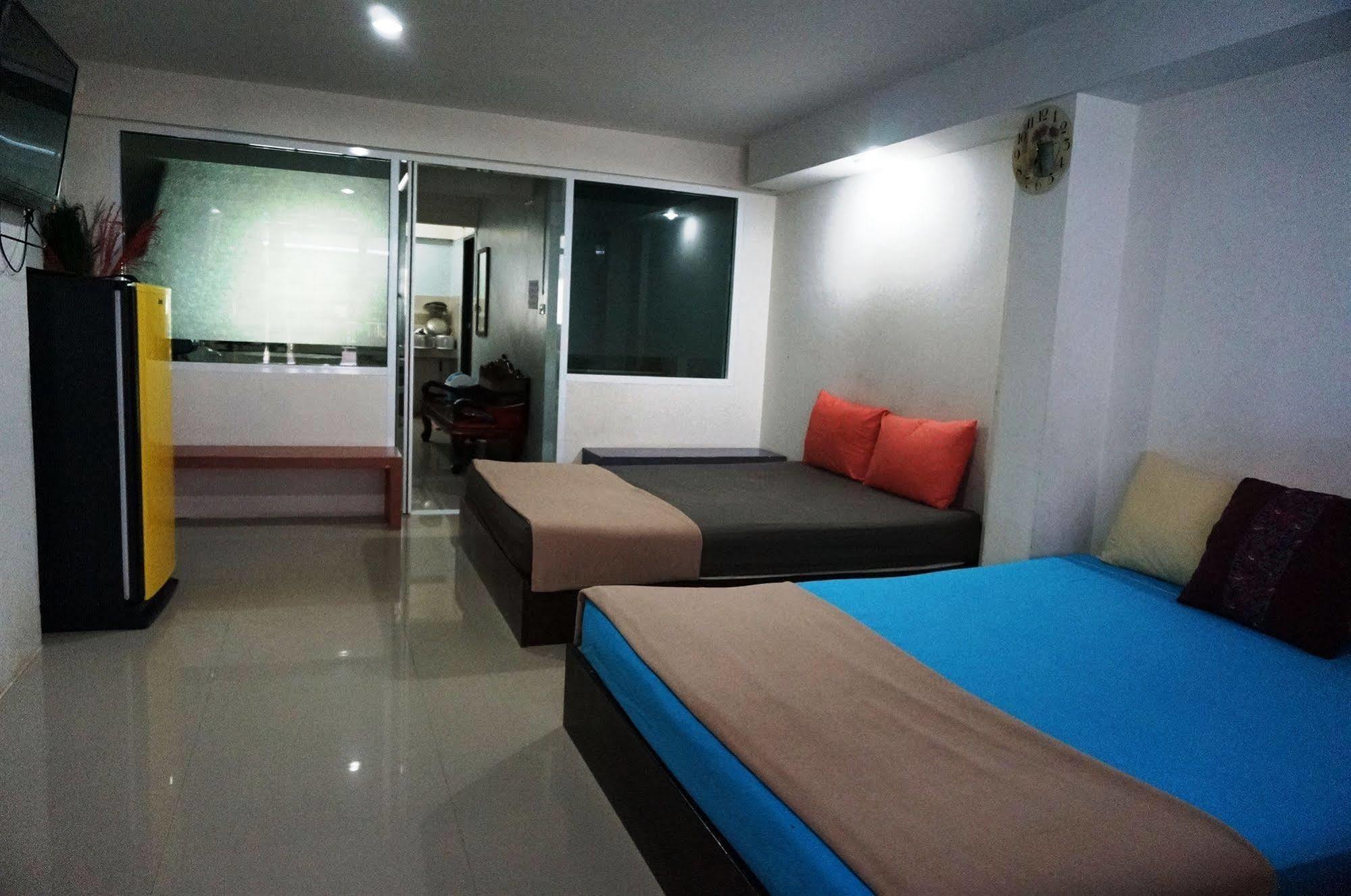 Nong New Guest House Cha-Am Exterior photo
